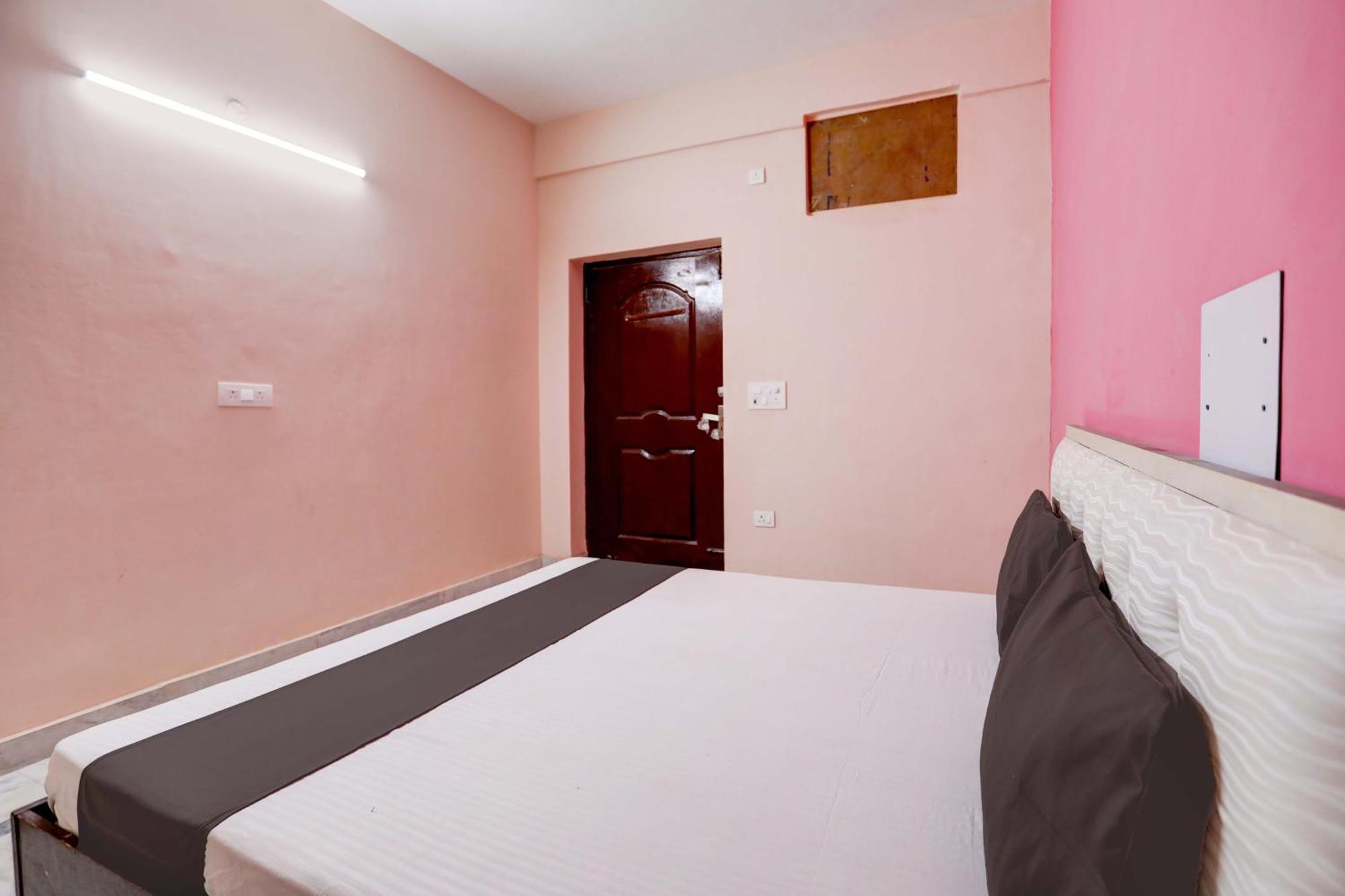 Hotel O Tilak Hotel 24 Sector 27 Near By Vinayak Hospital Gali No-6 Noida Dış mekan fotoğraf